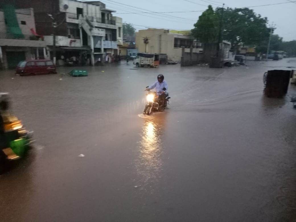 agra heavy rain weather update