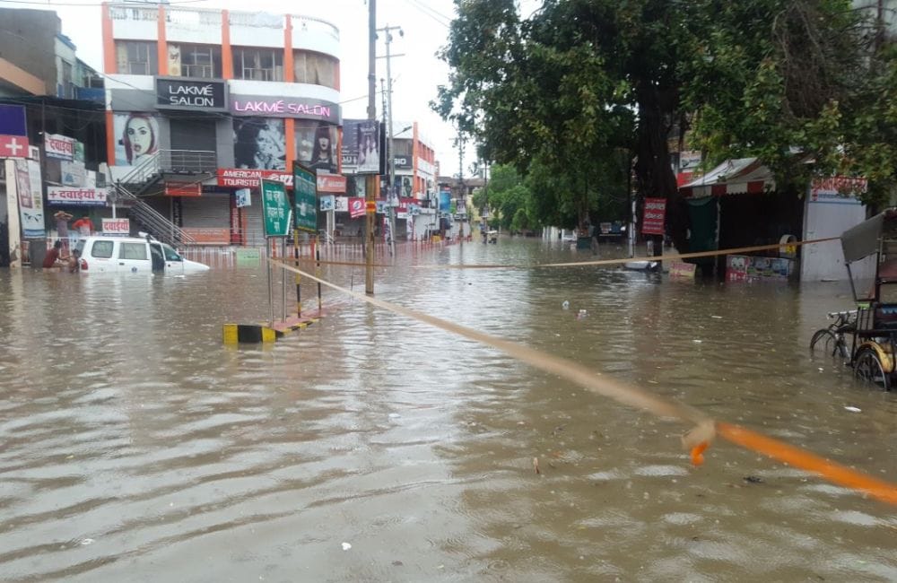 agra heavy rain weather update