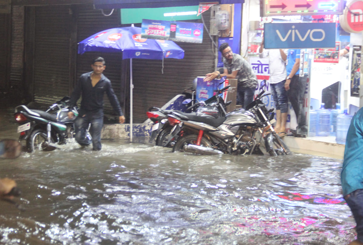 Vehicles got stuck in a waterlogged road on the under-bridge connecting Mainpuri and Agra