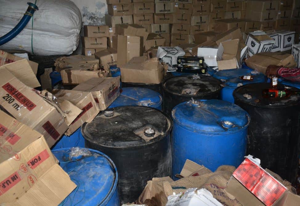 Meerut police recovered mixed liquor that was being Prepared for elections 2019