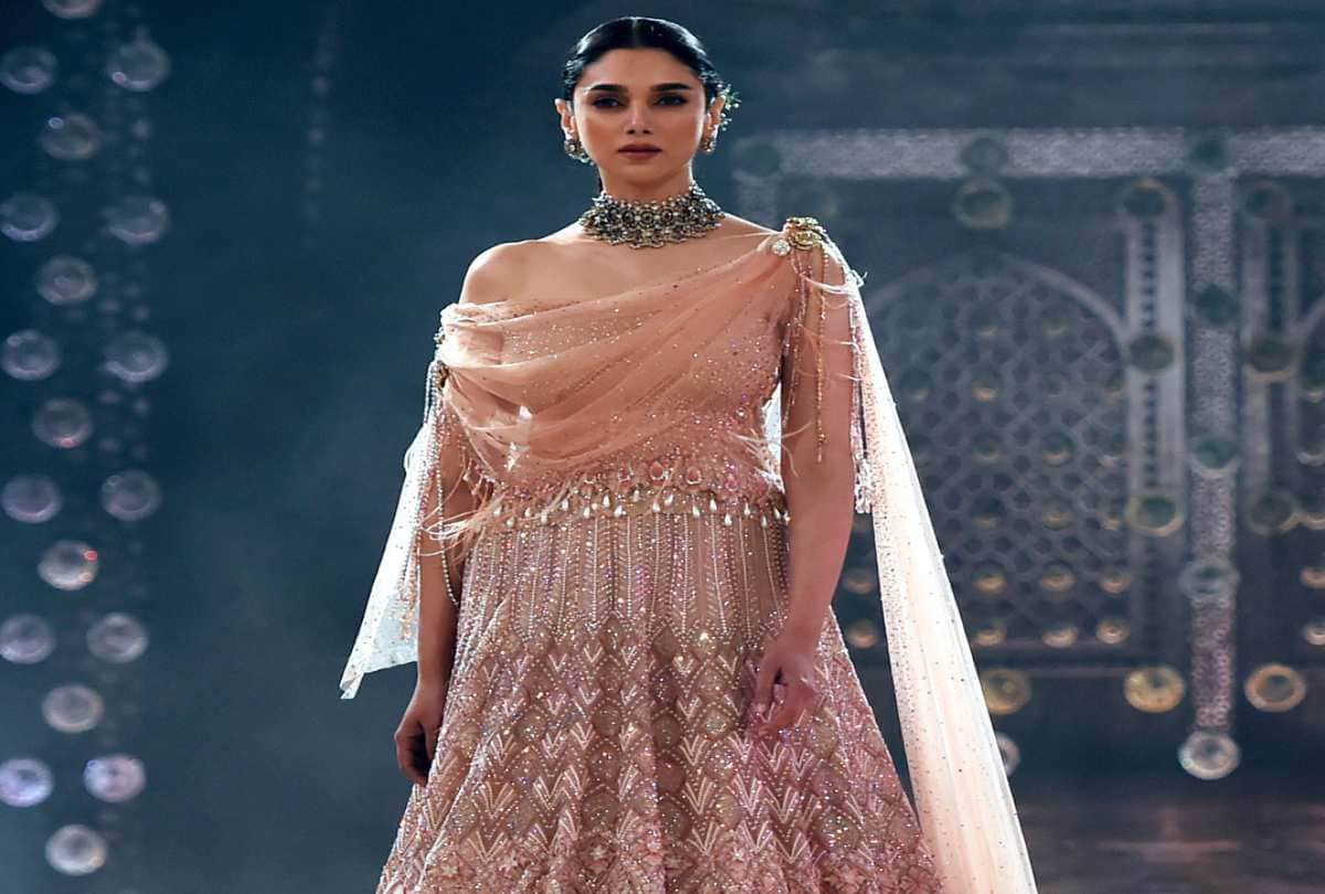 India Couture Week 2018 Kangna Ranaut And Aditi Rao Hydari Walk The Ramp