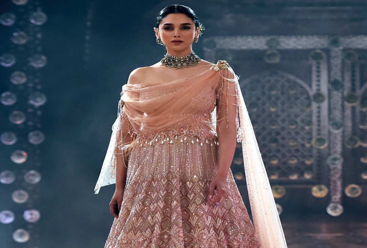India Couture Week 2018 Kangna Ranaut And Aditi Rao Hydari Walk The Ramp