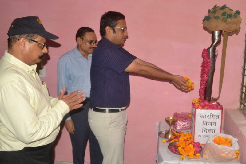 कारगिल के शहीदों को किया गया याद, दी श्रद्धाजंलि