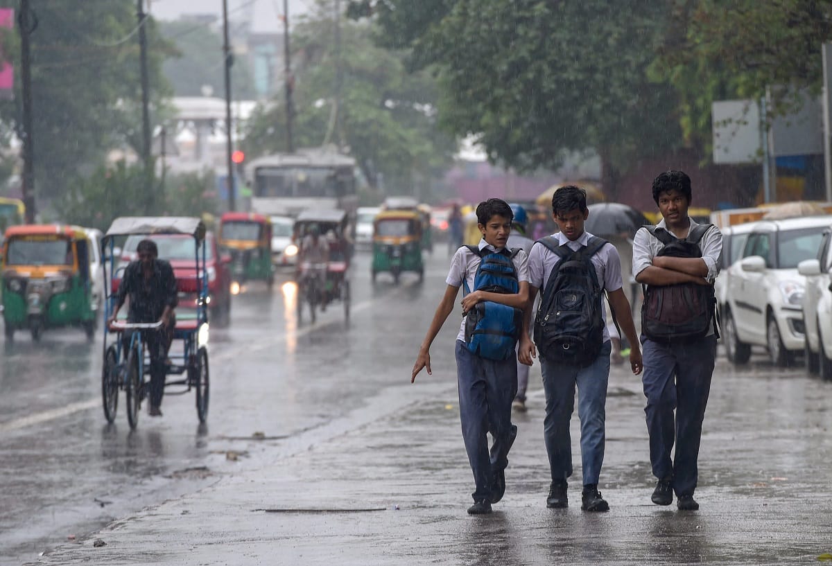 Heavy rain in Delhi and Visuals of heavy water logging from Delhi NCR