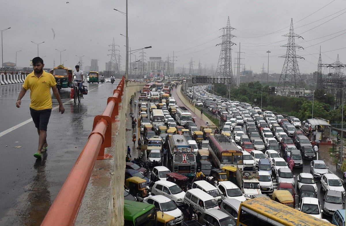 Heavy rain in Delhi and Visuals of heavy water logging from Delhi NCR
