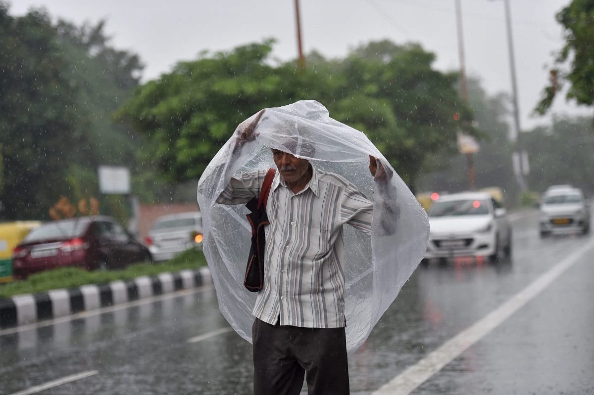 Heavy rain in Delhi and Visuals of heavy water logging from Delhi NCR