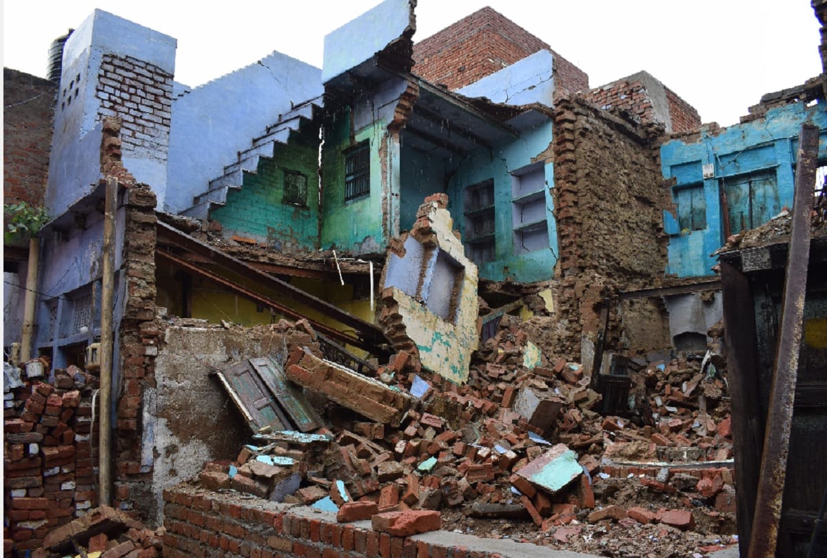 nine died due to heavy rain in agra and mainpuri