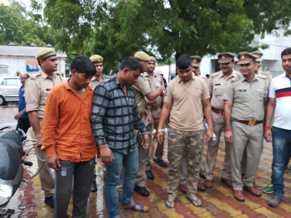 Three arrested including up police constable for robbery