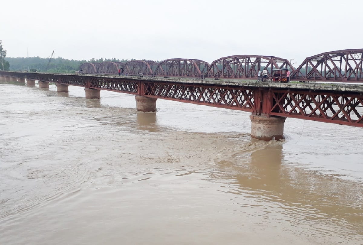 ताजे वाला से छोड़ा 113063 क्यूसेक पानी