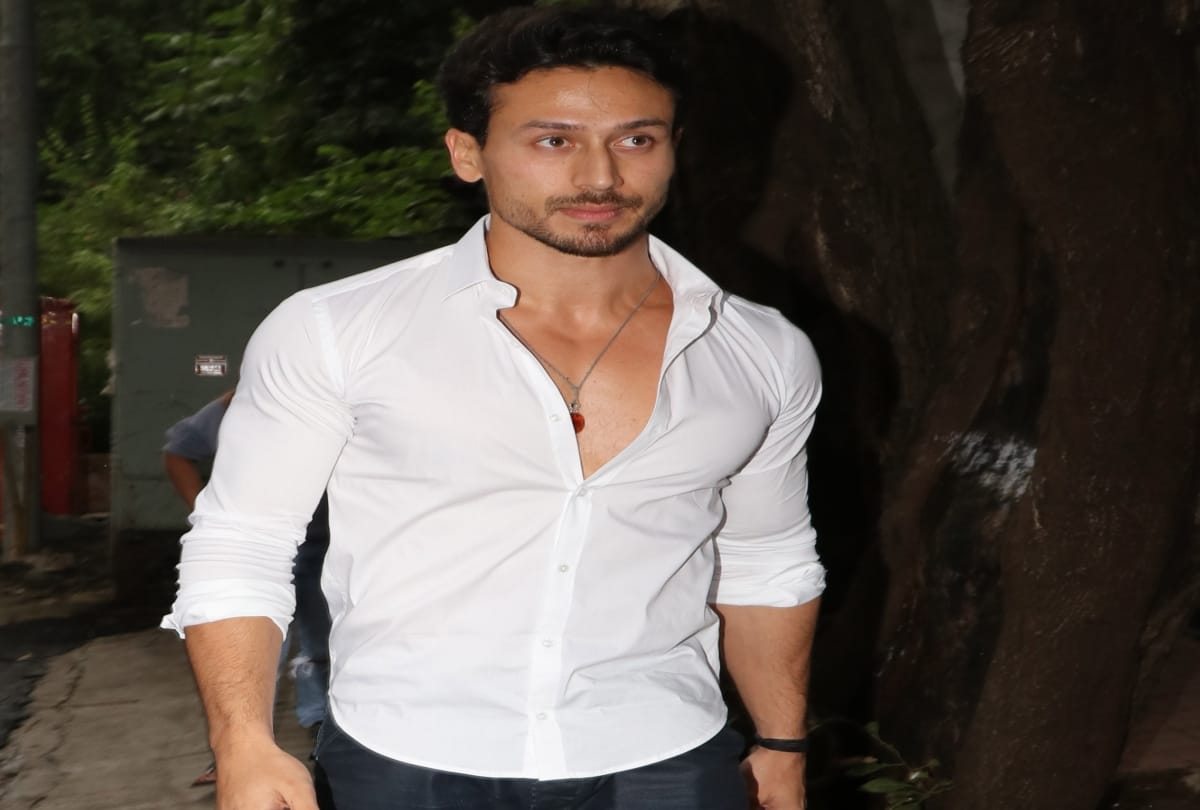 including Tiger Shroff Shahid Kapoor and Karisma Sharma Spotted in mumbai