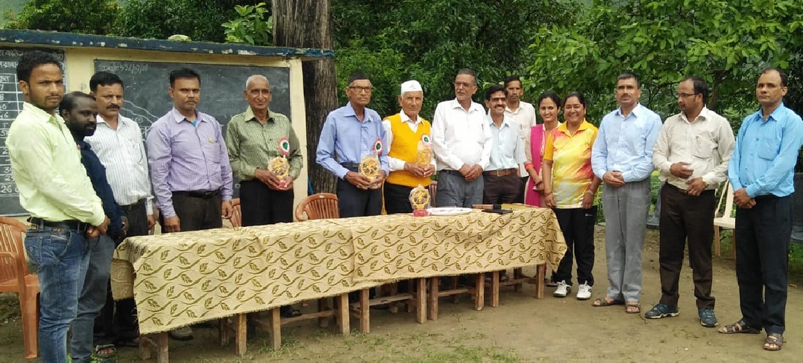 ex army man honored on the eve of shaurya diwas