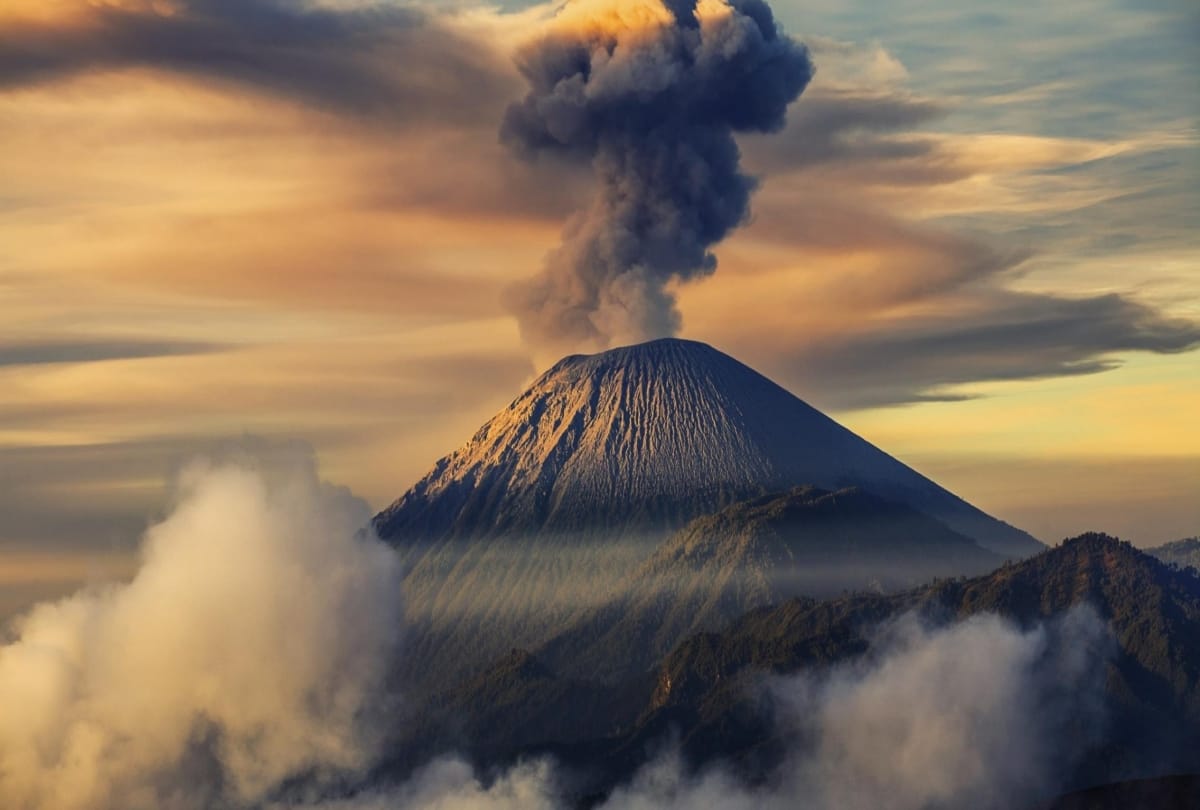 Most dangerous volcanoes in the world