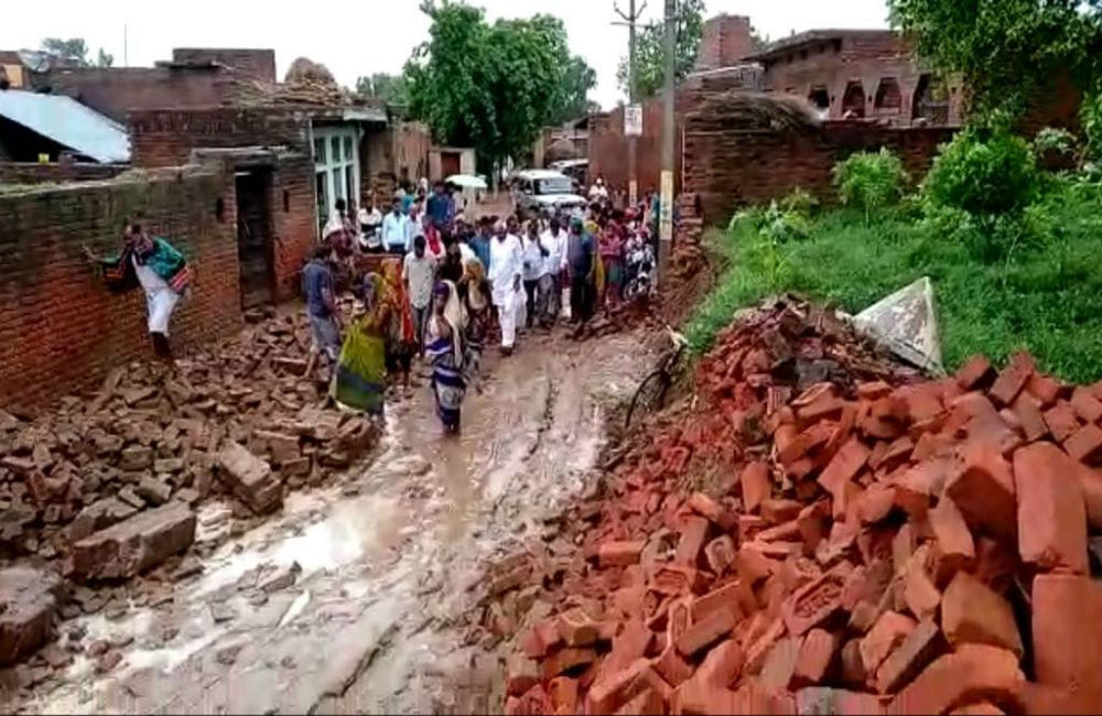 four children die in wall collapse during heavy rain