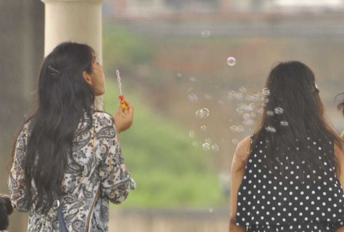 lucknow temperature go down due to rain
