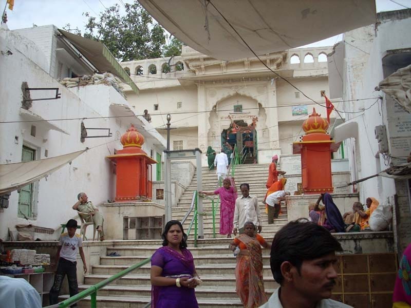 religious places: men or women are banned to enter...can it be abolished