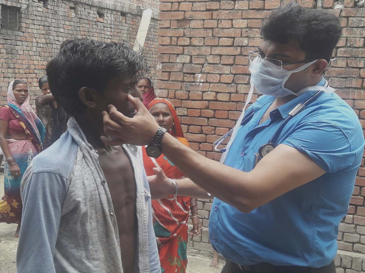 अमारेडीहा पहुंची स्वास्थ्य विभाग की टीम 