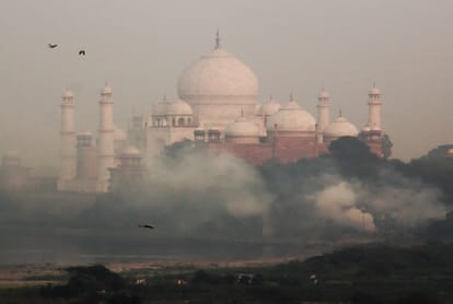 Supreme court Reproach Center-state government and organizations on Taj Mahal