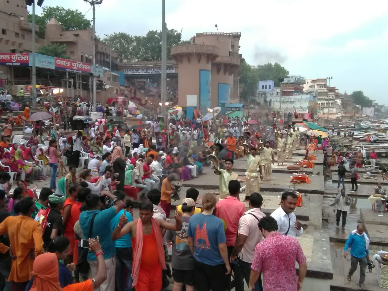 Lunar eclipse break tradition in varanasi ganga arti in afternoon