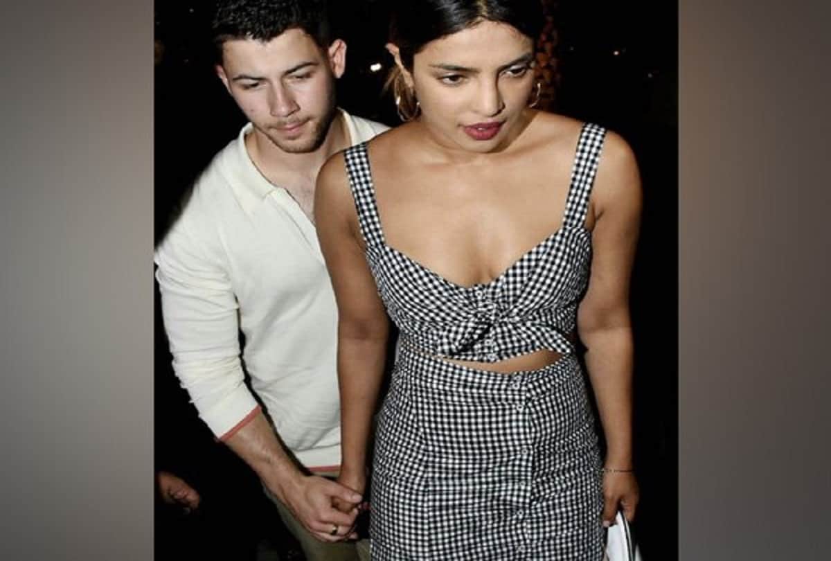Priyanka chopra and 10 bollywood marriage couple and their age gape