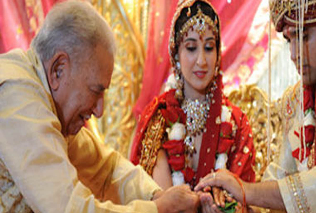 Dakshina of Panditji became expensive