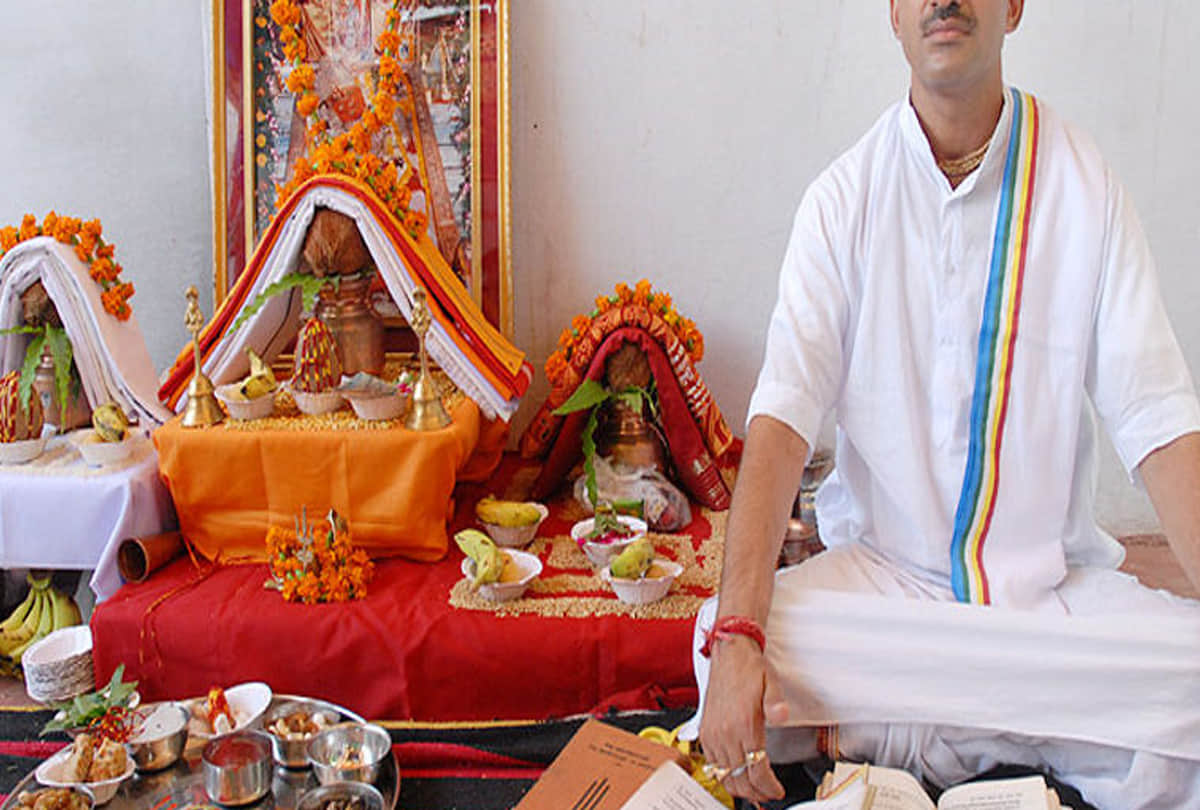 Dakshina of Panditji became expensive