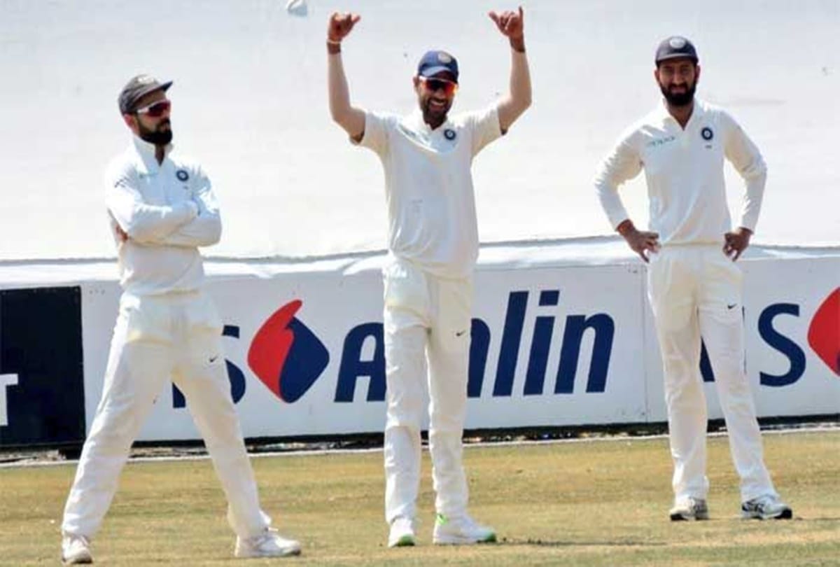 cheteshwar pujara reacts on photo shared by shikhar dhawan