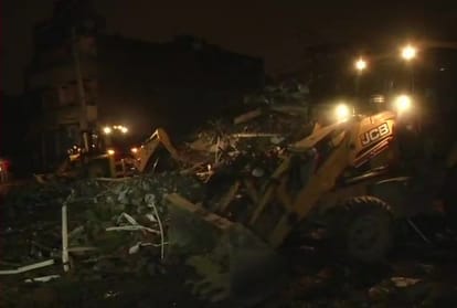 four storey building collapsed in ghaziabad