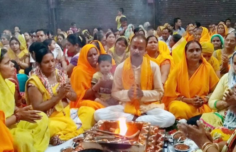 गुरु ब्रह्मा, गुरुर्विष्णु, गुरुर्देवो महेश्वरा..