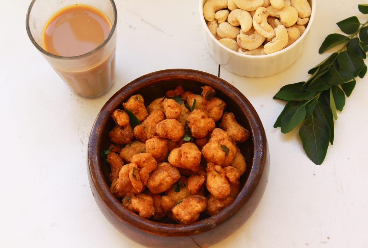 Today Kitchen How to Make Aloo and Chana Dal Pakoda Snacks recipe In Hindi