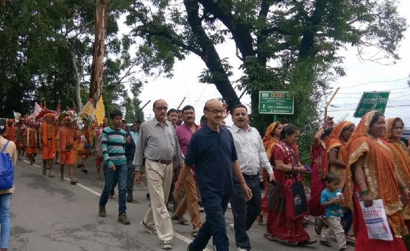 people welcomed kawariyas