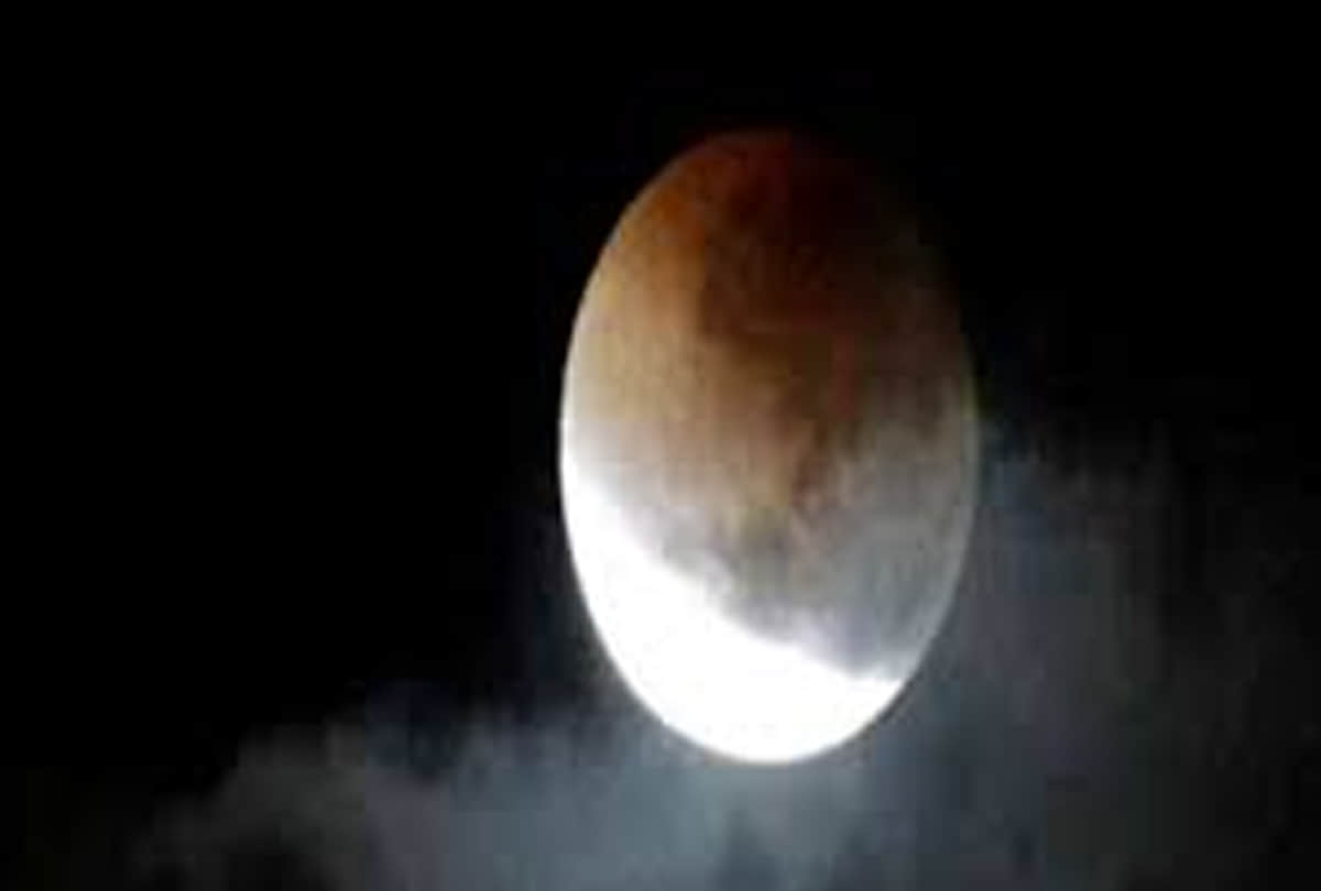 Take a look at the lunar eclipse