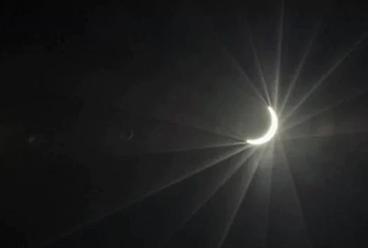 Lunar eclipse effect on zodiac sign.