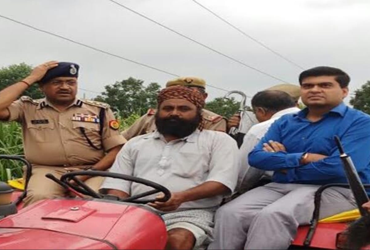 Up police officers shows courage in the heavy rain 5 special pics