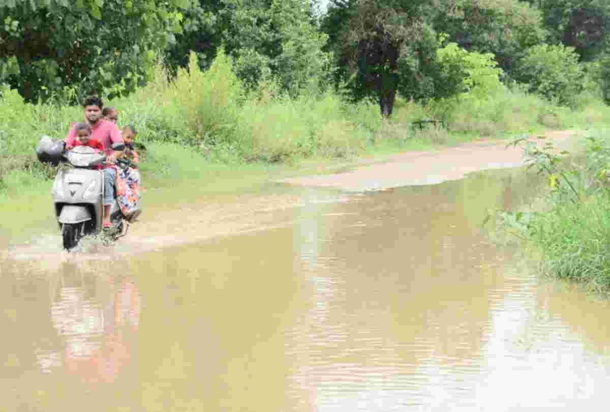 जिला में बारिश में गिरे चार मकान, दो गौशाला जमींदोज
