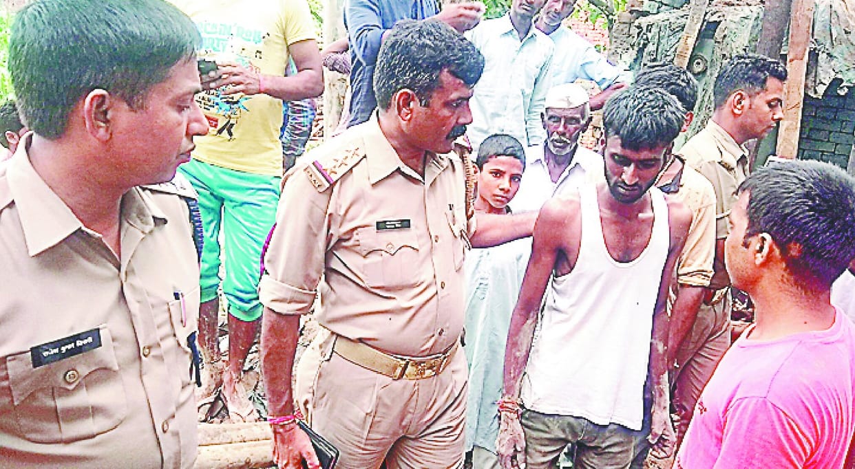 Houses fall, four drowned with children