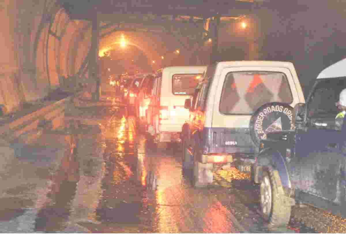 Many people entered Rohtang tunnel from North Portal without permission