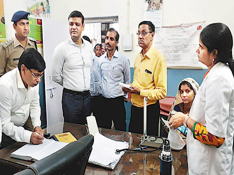 Stopping employees' salary on negligence