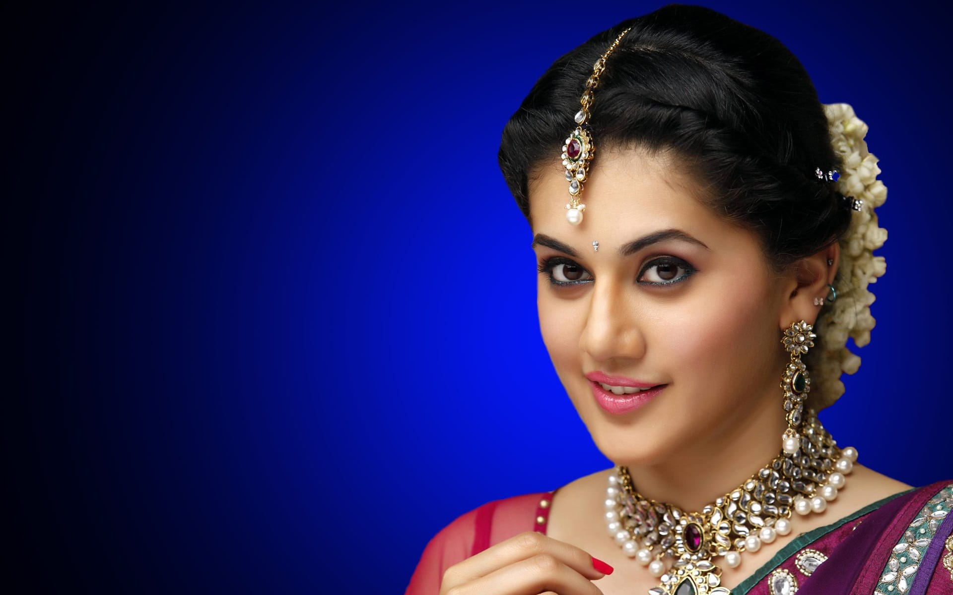 Taapsee Pannu Birthday Special: from being engineer to actress