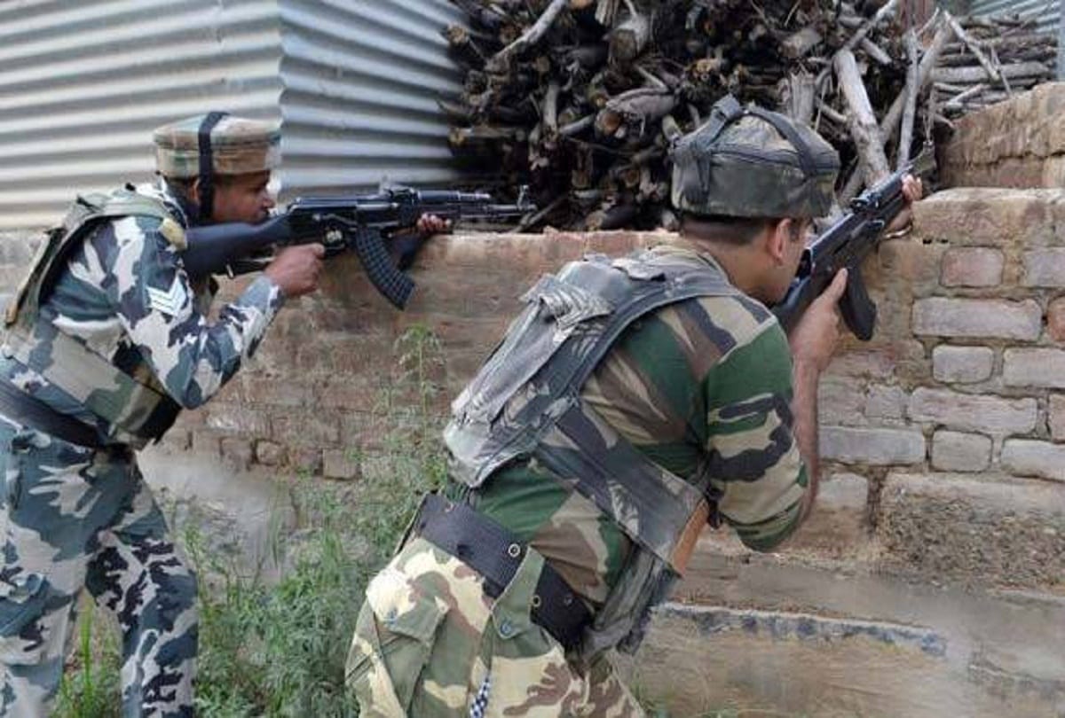 Two attacks by terrorists in south Kashmir