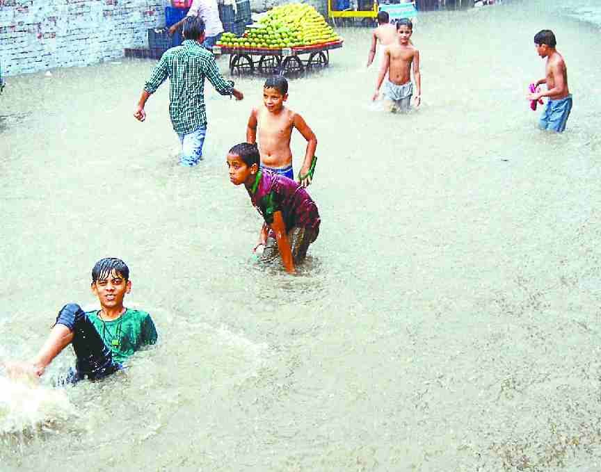 Sun dried markets, streets filled with water
