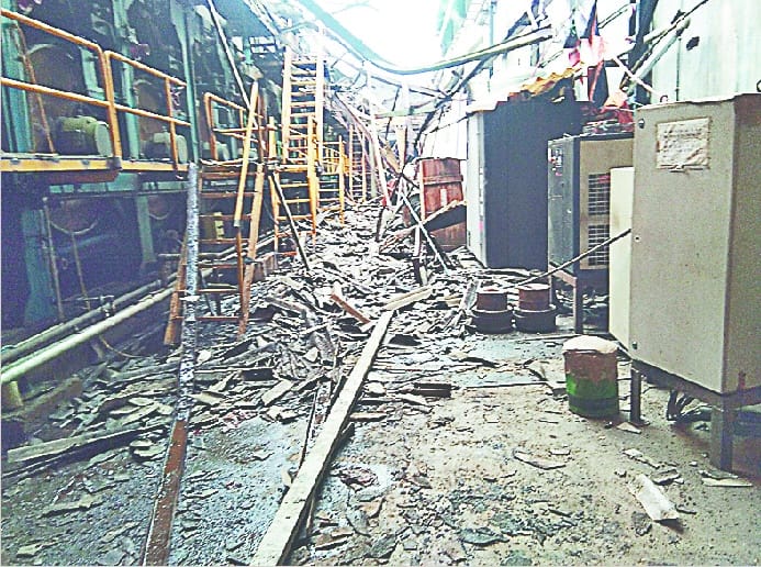 Siddeshwari paper mill's roof collapses, worker dies