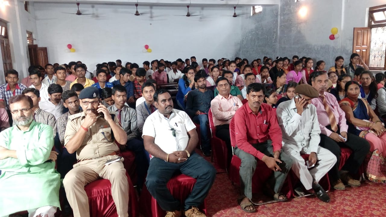 up board topper honored by amar ujala in balrampur and amethi