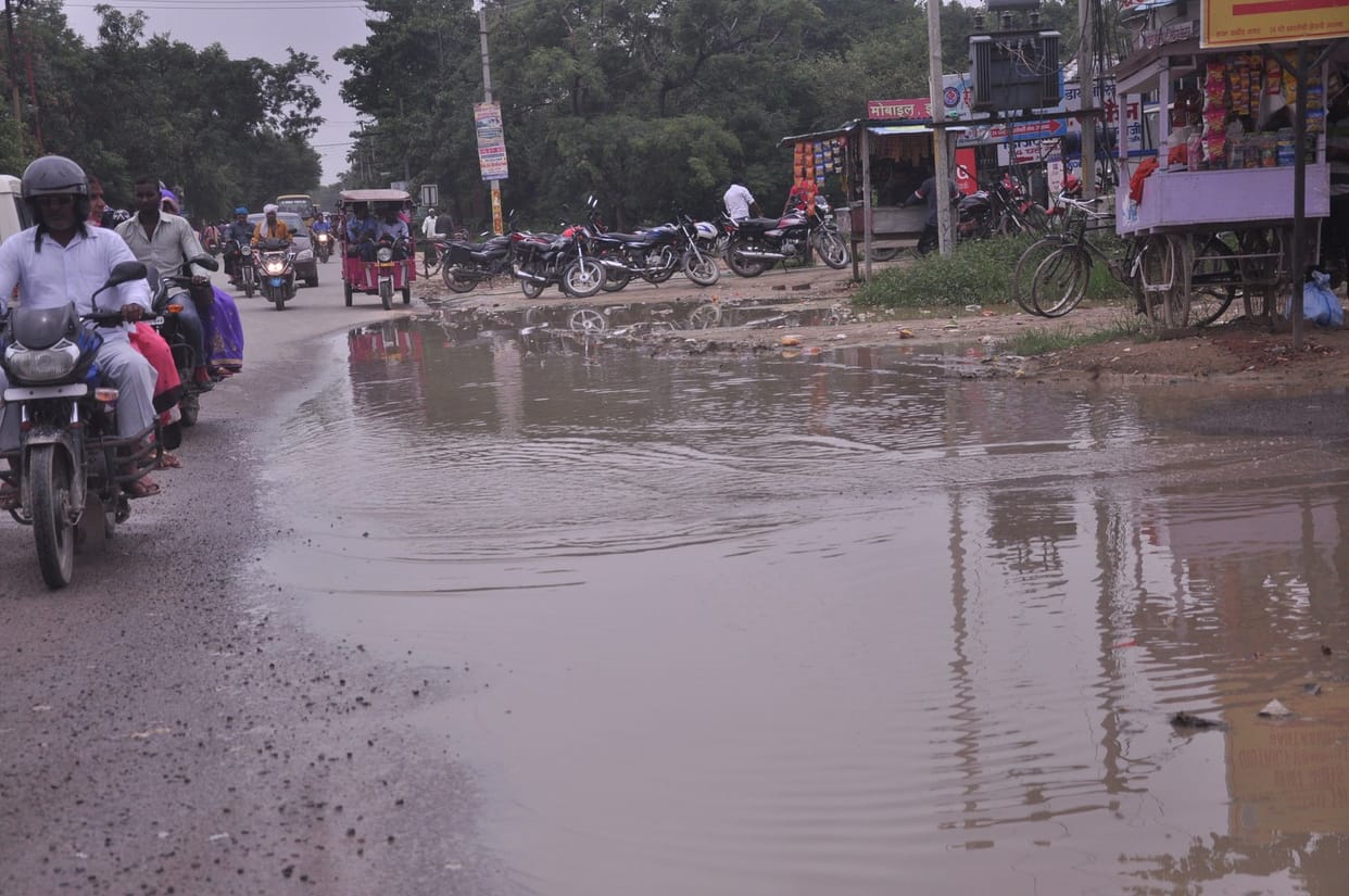 झमाझम बारिश ने बिगाड़ी शहर की सूरत