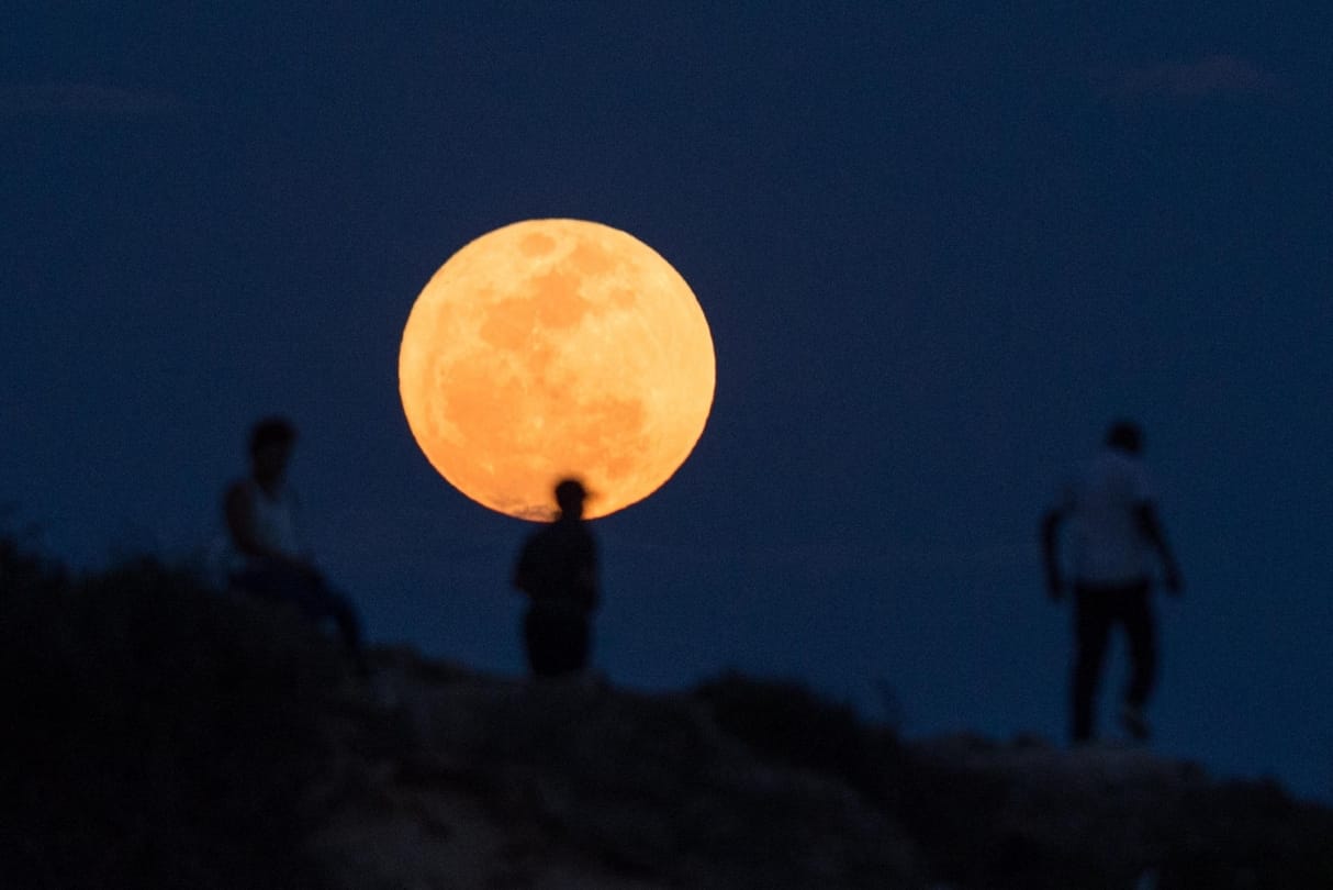 how the ast grah planets affect our life know by Astrologer Vinay Bajrangi
