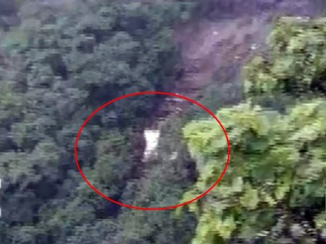 Maharashtra: 33 dead due to bus falls into a 200 feet deep gorge