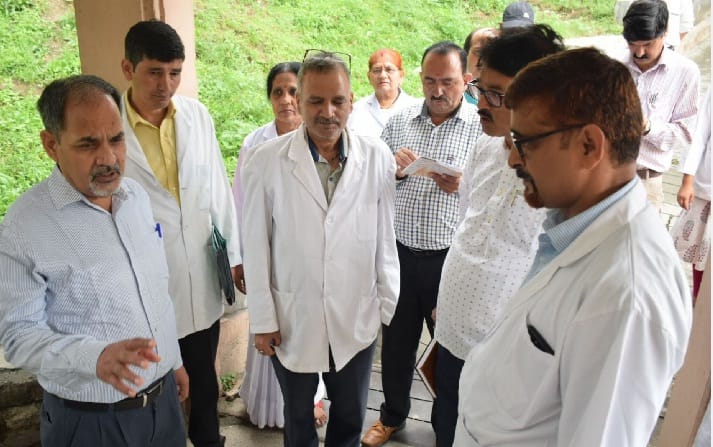 Finishing the work of medical college, construction corporation: Dr. Pandey