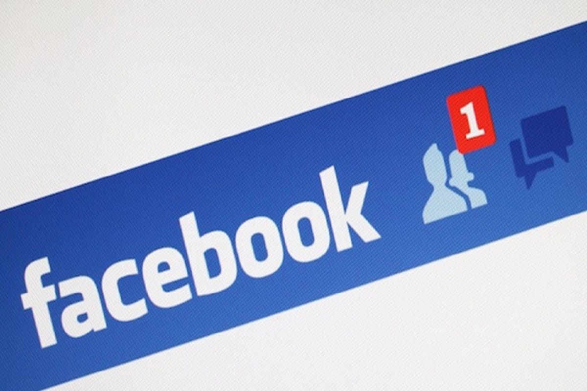 Retired Banker fall in love with facebook freind from Gurugram Conned Online Lost 35 Lakhs
