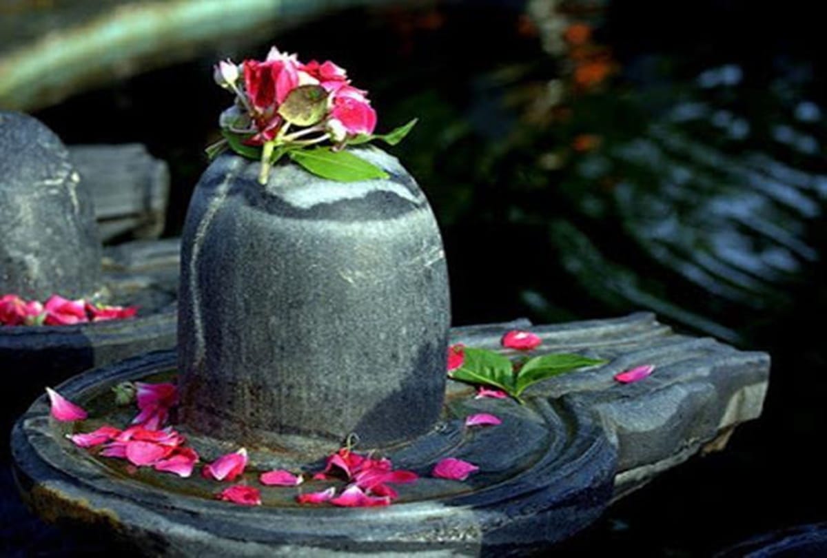 Know the karpur gauram karunavtaram mantra meaning and significance in hindi