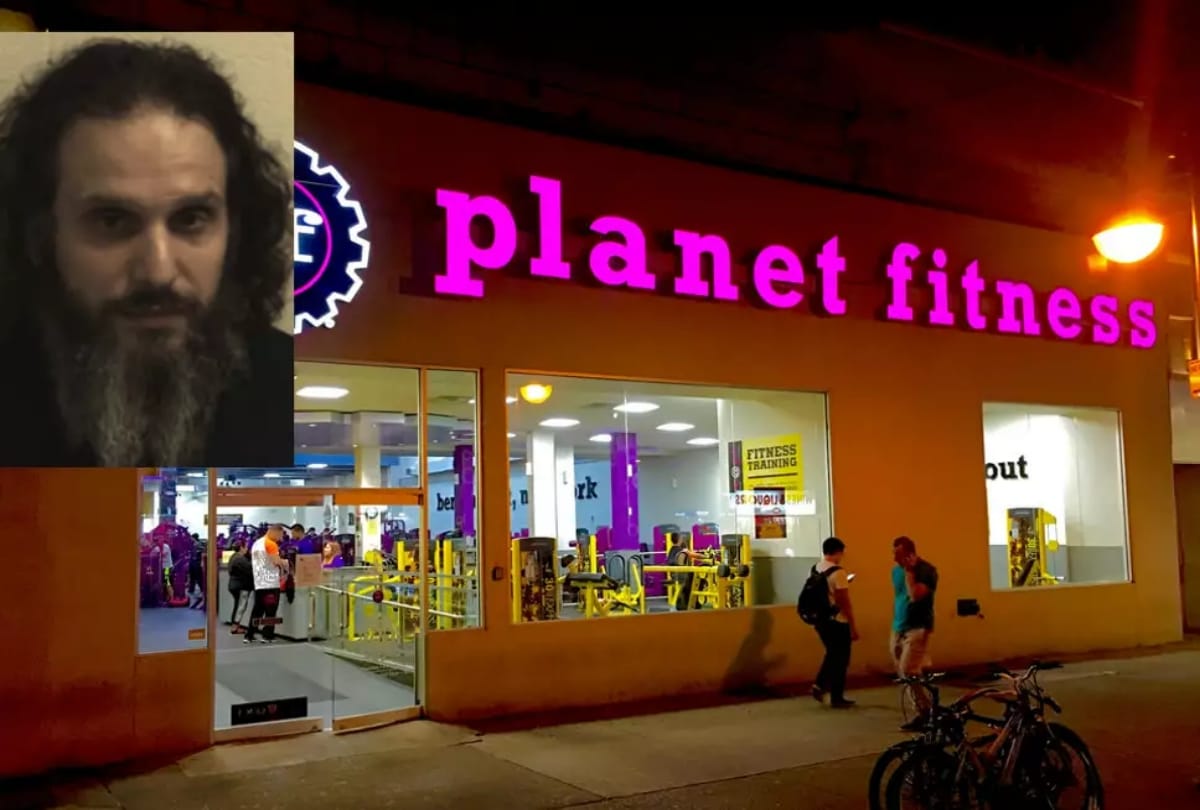 Man removes his all clothes in new hampshire planet fitness