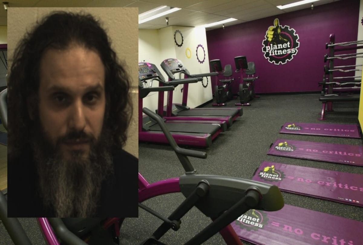 Man removes his all clothes in new hampshire planet fitness